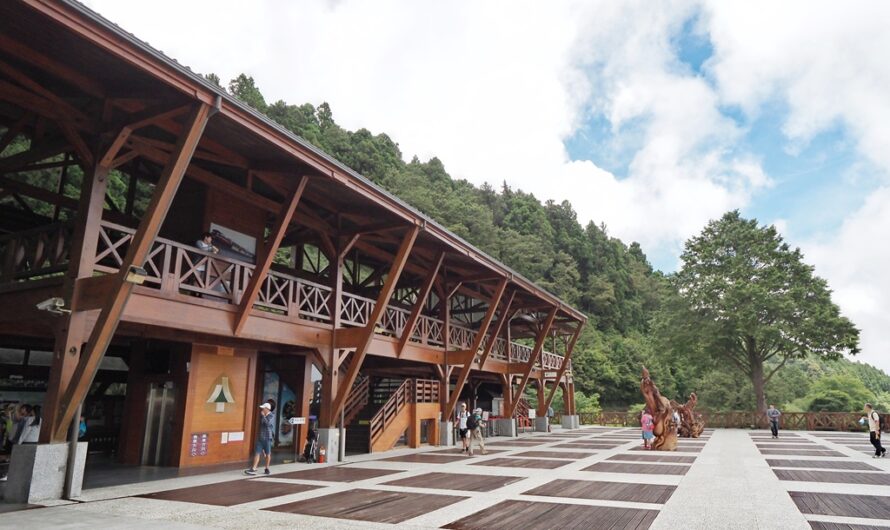 阿里山森林遊樂區｜全台最大木造車站建築—阿里山車站