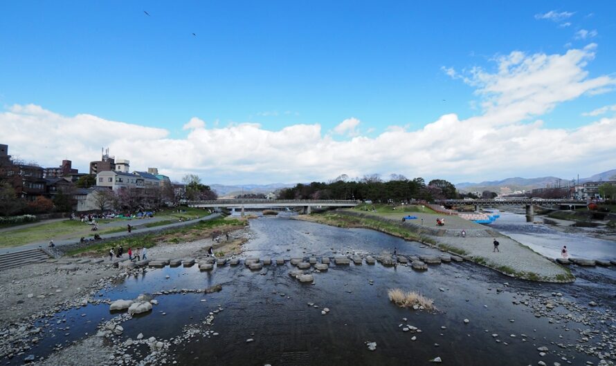 【京都】趣味十足的水上跳格子—鴨川跳烏龜石