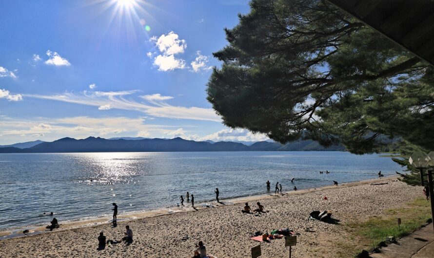 在田澤湖畔浪漫之宿片栗花（浪漫の宿かたくりの花）：湖畔風光與夏夜銀河